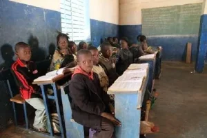 Portada del episodio 950 niños huyeron del terror: ayúdalos a volver a la escuela en Burkina Faso