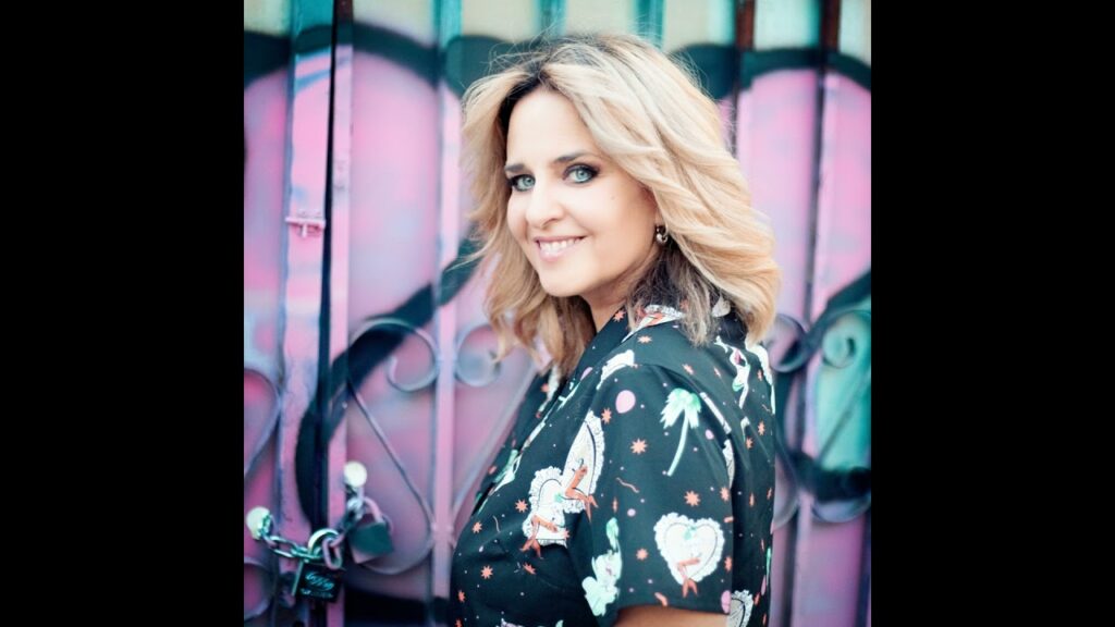 Imagen del programa Vale la Pena con Mayra Nazario: La cantante española Raquel Reguera, presenta su sencillo musicalR...
