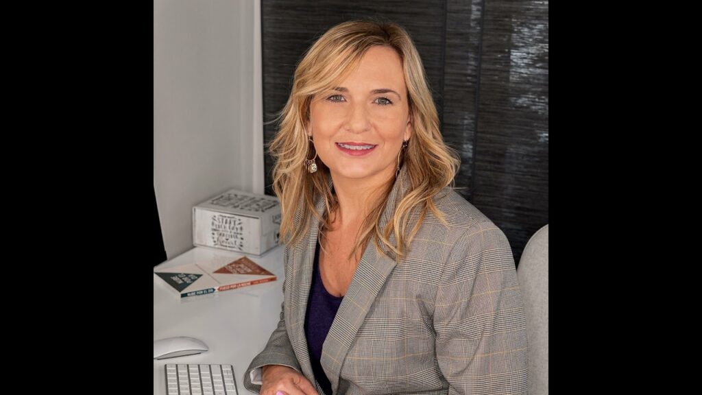 Imagen del programa Vale la Pena con Mayra Nazario: Entrevista con Mariana Tafura, gerente de ventas en Whitaker Hous̷...