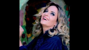 Portada del episodio Vale la Pena con Mayra Nazario y Raquel Reguera.